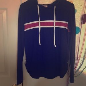 Feathers Maternity shirt